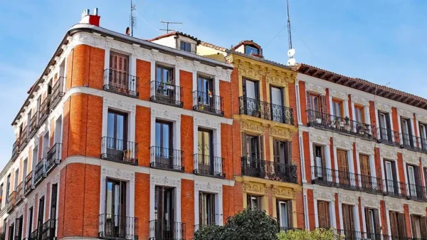 Descubre la elegancia de Recoletos, Madrid: Un paseo por el corazón de la Capital