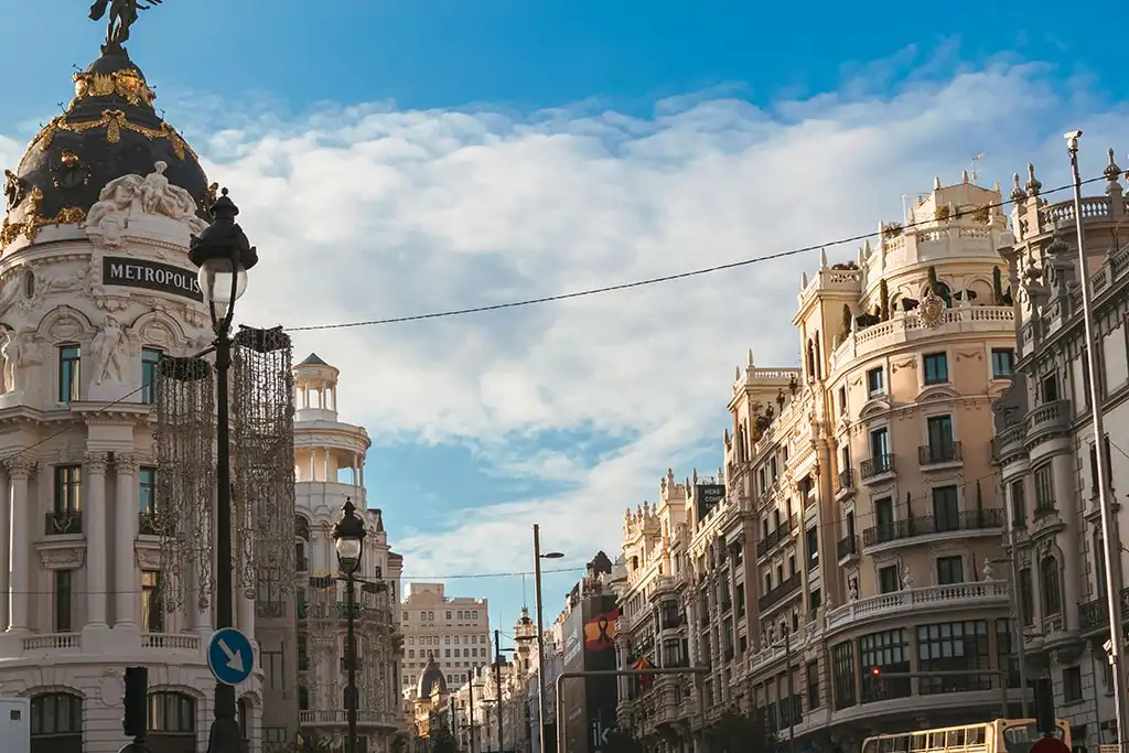 Descubre Arganzuela, Madrid: Innovación, Cultura y Conexión con el Río